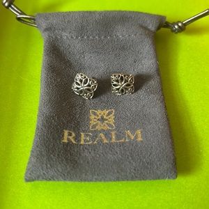 REALM Délicat Stud Earring - 18K Gold Verme